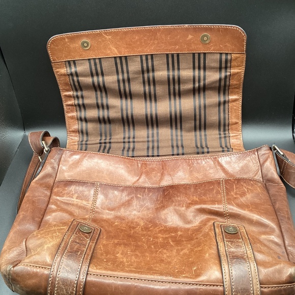 Distressed Leather messenger Bag Marked Frye - Picture 7 of 12